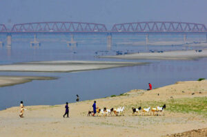 A view of dry beds of Indus River at Husseinabad.