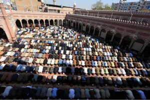 A large number of faithful offering first Friday prayer of Holy Fasting Month of Ramzanul Mubarak in Sunehri Masjid