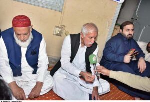 Federal Minister for Board of Investment, Qaiser Ahmad Shaikh talking to the media persons.