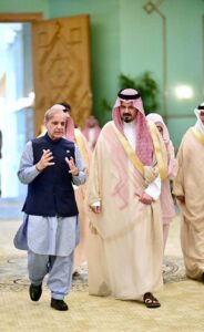 Governor of Makkah H.R.H. Prince Salman bin Sultan al-Saud welcomes Prime Minister Muhammad Shehbaz Sharif