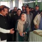 Federal Minister for Parliamentary Affairs Dr. Tariq Fazal Chaudary Interacting with public for feedback on prices, during his visit of Ramadan Bazar h-9