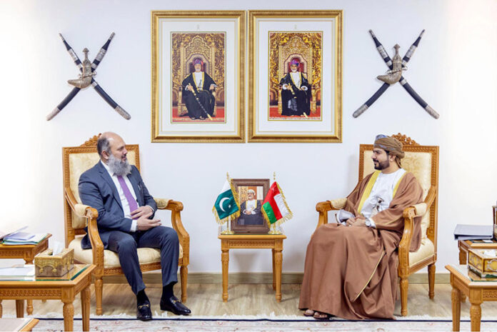 Federal Minister for Commerce, Jam Kamal Khan and Oman’s Minister of Commerce, Industry & Investment Promotion, Qais Al Yousif, Discussing Trade and Investment Cooperation–Muscat