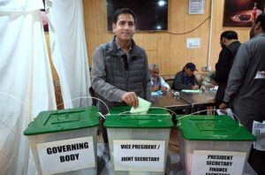 Members cast their votes during the National Press Club Election 2025 at the National Press Club (NPC).