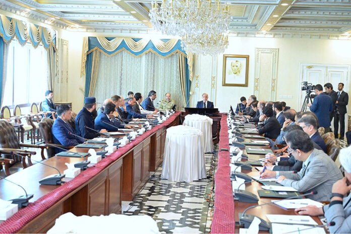 A delegation of leading Pakistani businessmen calls on Prime Minister Muhammad Shehbaz Sharif