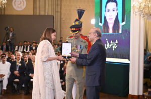 President Asif Ali Zardari conferring the award of Sitara-i-Imtiaz upon Ms Sana Hashwani in recognition of her social services, at the investiture ceremony to confer the insignias of Civil Awards, at Aiwan-e-Sadr.