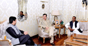 Commissioner Multan Amir Karim Khan calls on Senate Chairman Syed Yousaf Raza Gillani