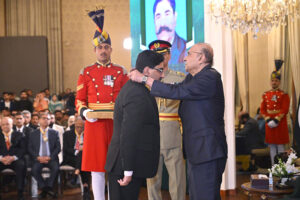 President Asif Ali Zardari conferring the award of Sitara-i-Imtiaz upon Mr Ahmad Ishaq Jehangir in recognition of his public service, at the investiture ceremony to confer the insignias of Civil Awards, at Aiwan-e-Sadr.